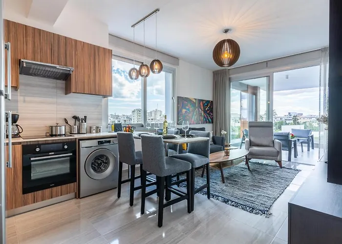 Sunflower 1-Bedroom Apartment In Larnaca